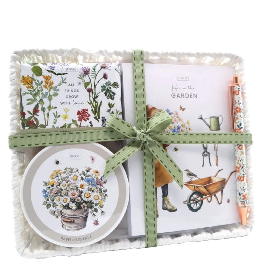 JENAM LIFE IN THE GARDEN - GARDEN WONDERS - 125G SOAP, 130G BATH CRYSTALS, PEN & NOTEPAD